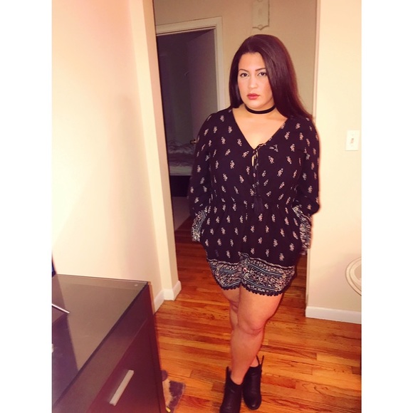 Long loose sleeve romper. Super comfortable. - Picture 1 of 2